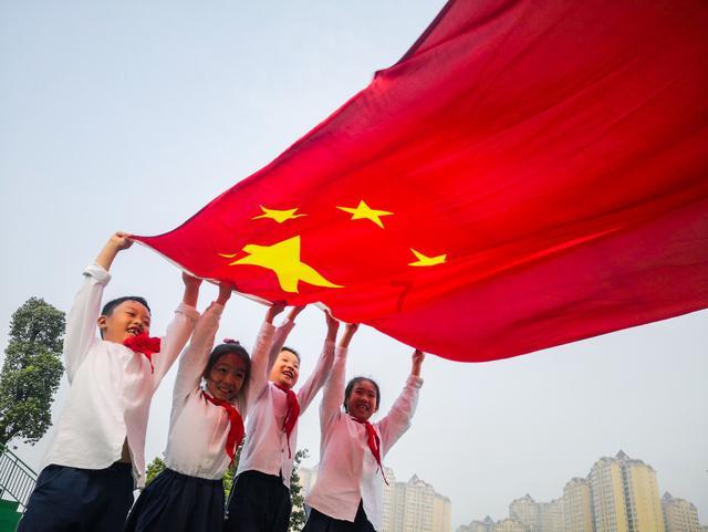 你的婚姻会怎样呢？癸水日柱易相处，婚姻幸福难分离